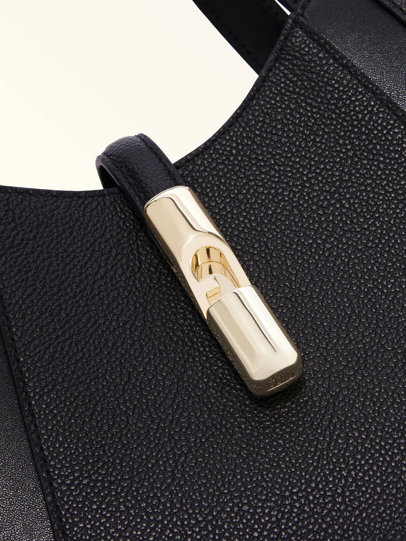 Сумки Furla модель WB01789BX3353O60001007 Сумки Furla модель WB01789BX3353O60001007 Фото