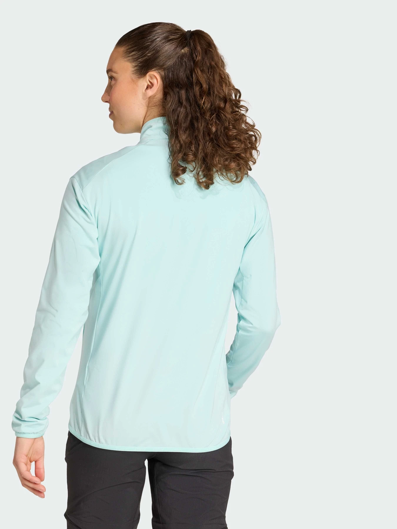Куртки и дубленки Adidas модель JD3950 Куртки и дубленки Adidas модель JD3950 Фото