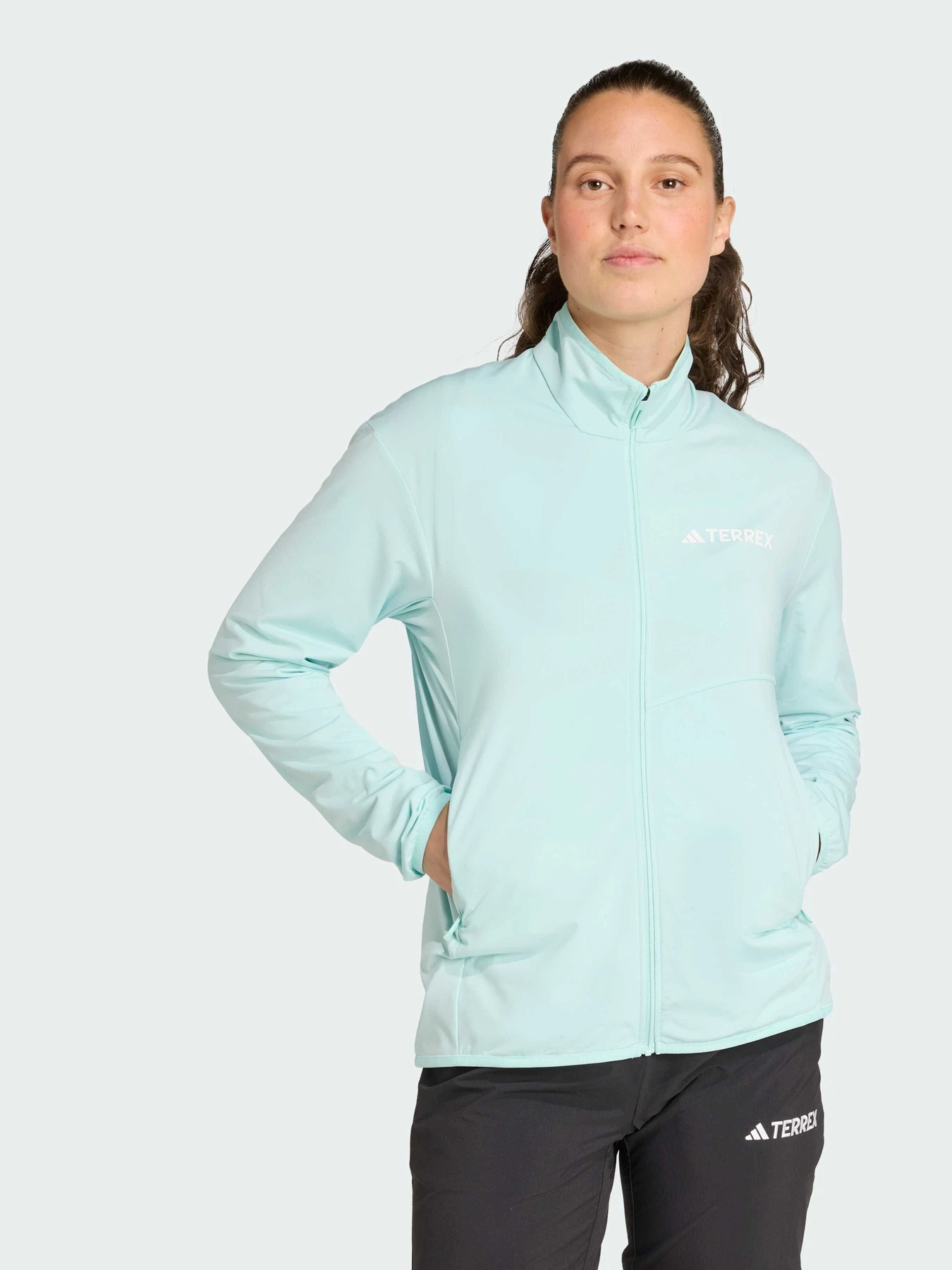 Куртки и дубленки Adidas модель JD3950 Куртки и дубленки Adidas модель JD3950 Фото