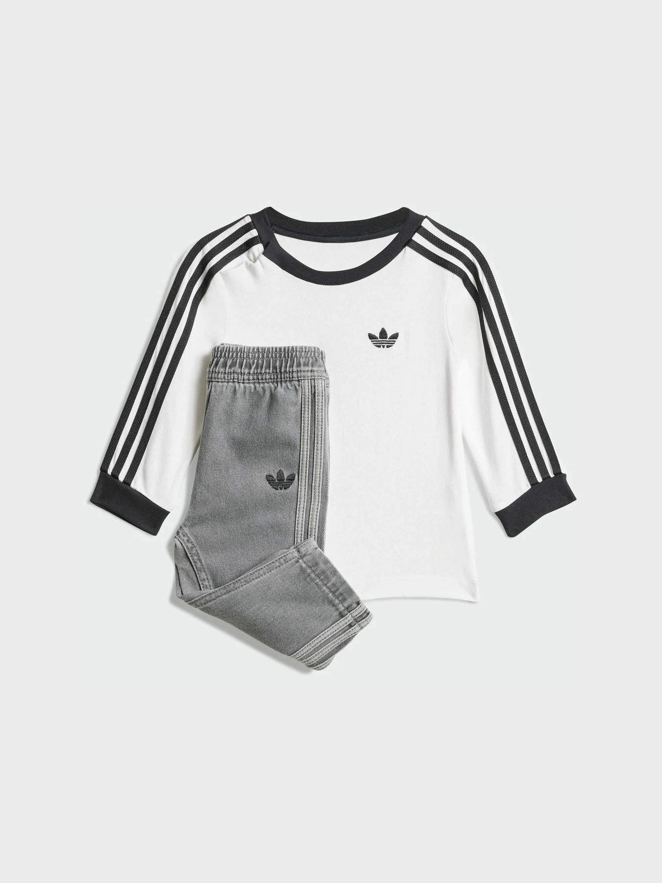 Костюмы Adidas Adicolor модель JW5312 Костюмы Adidas Adicolor модель JW5312 Фото