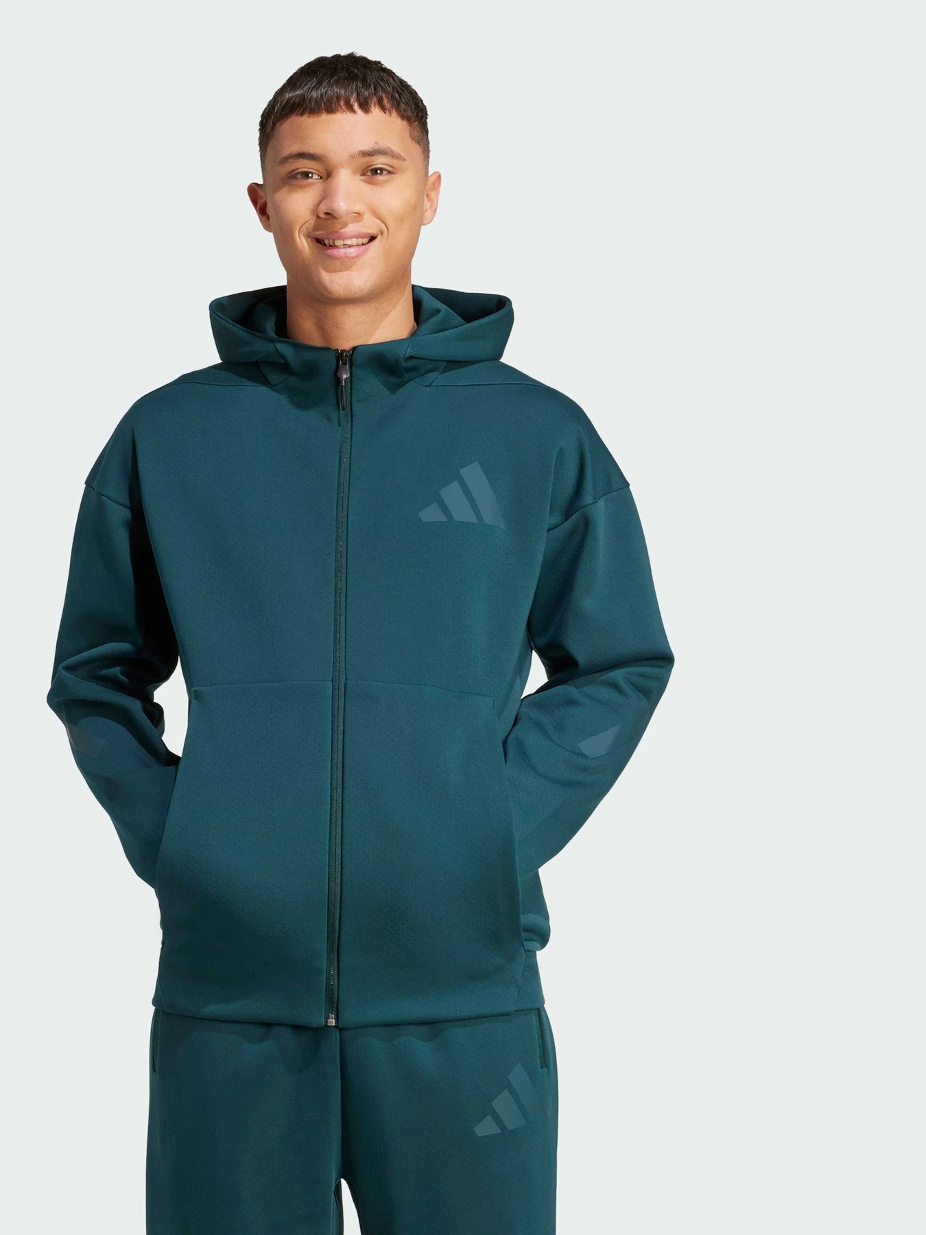 Худи и свитшоты Adidas ZNE модель KB3709 Худи и свитшоты Adidas ZNE модель KB3709 Фото