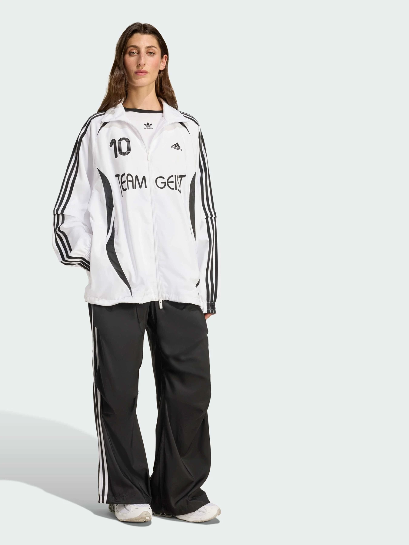 Худи и свитшоты Adidas модель KE7570 Фото