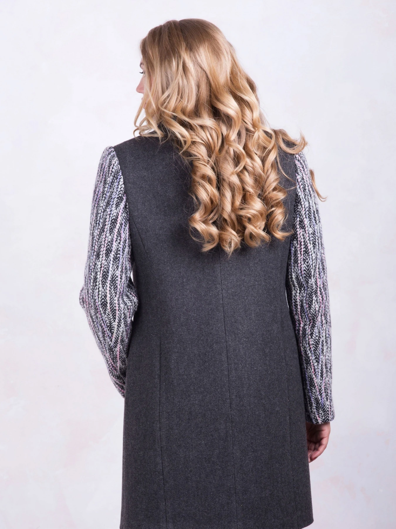 Пальта та плащі All Posa модель ap1196-1p-srij-smuzhka Фото