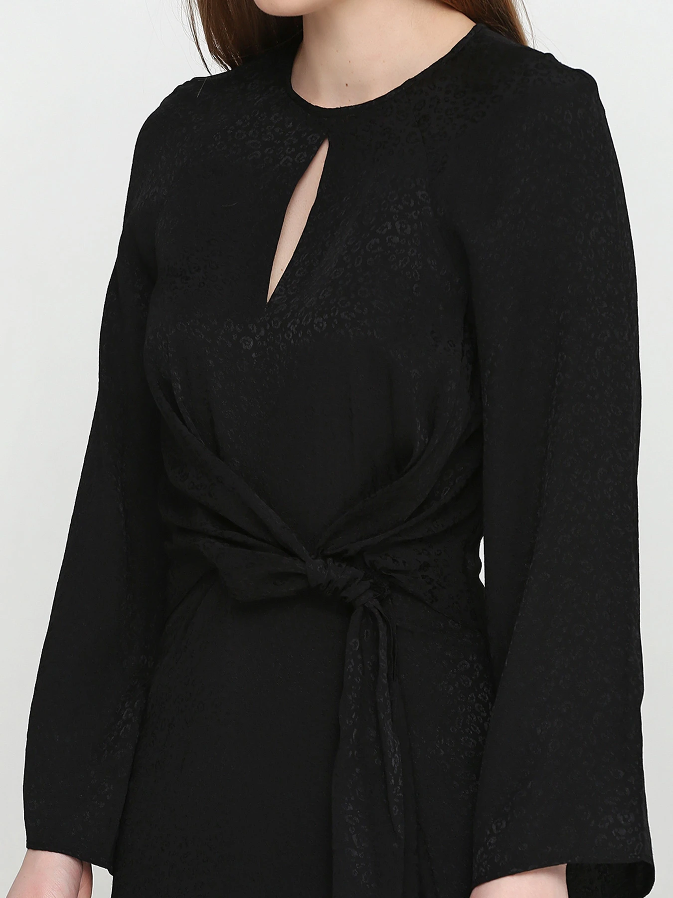 Платья H&M модель 2F718227_черный с принтом Фото