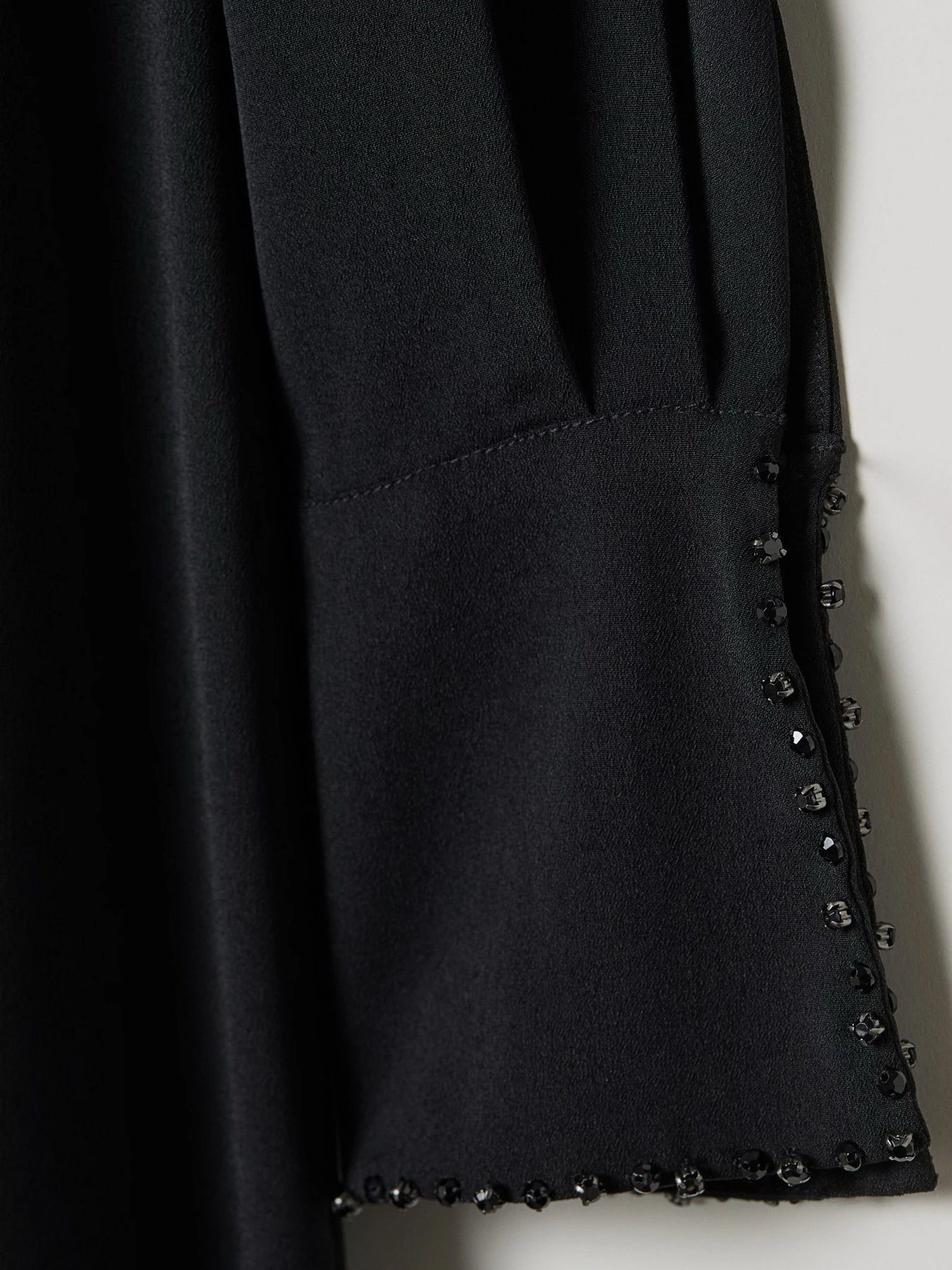 Платья H&M модель 6635678dlog_Черный Фото