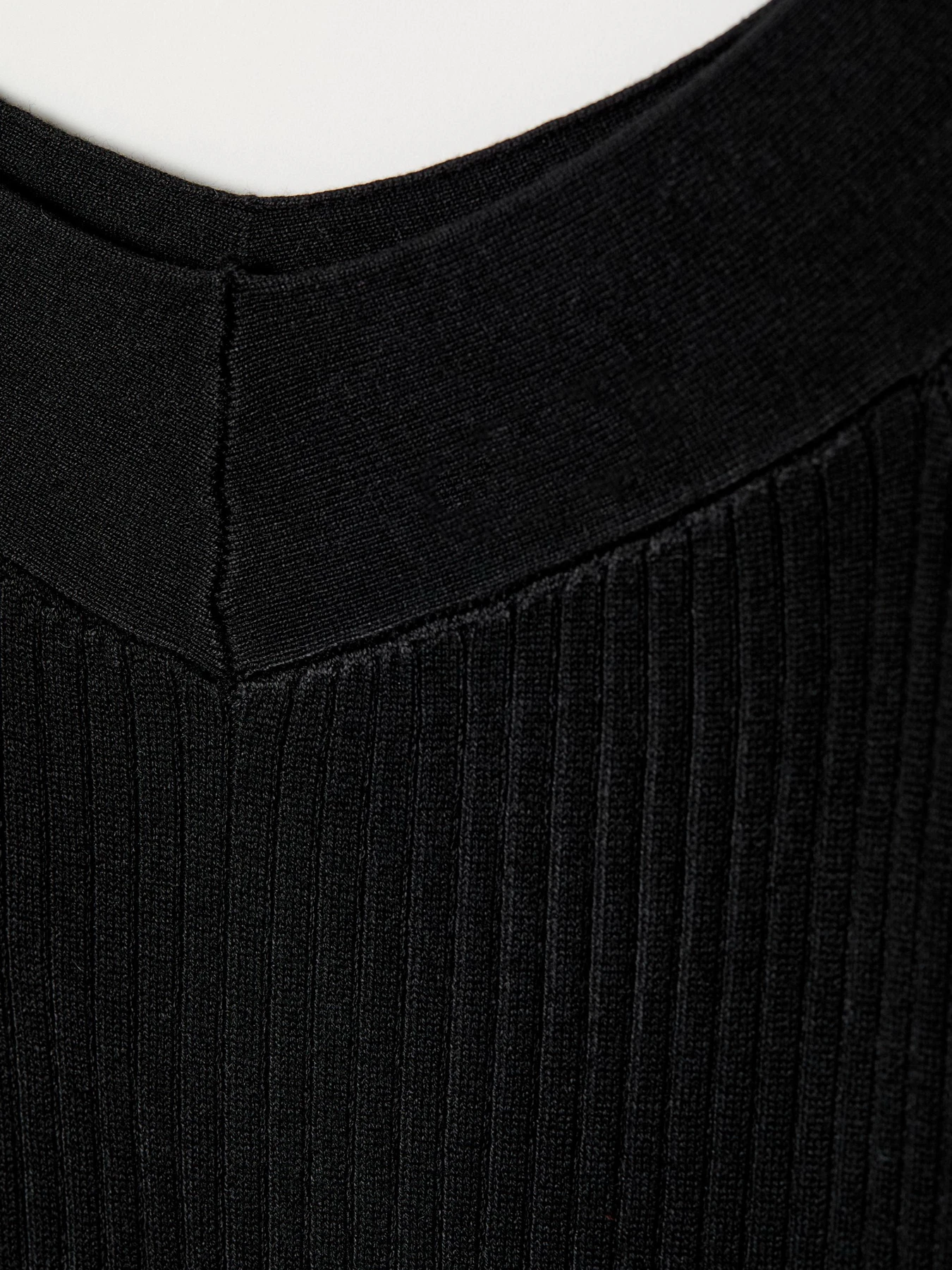Платья H&M модель 6884748wt_черный Фото