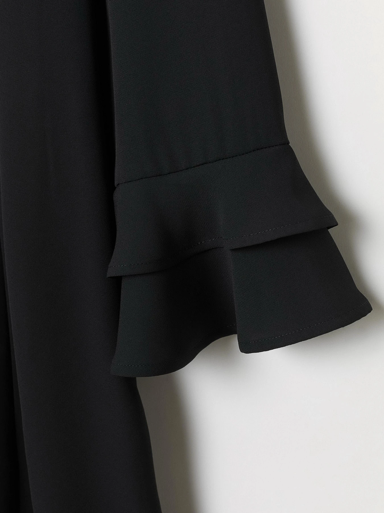 Платья H&M модель 6901939RP5_Черный Фото