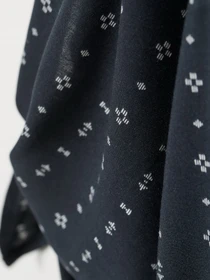 Платья H&M модель 7537240sm_темно-синий с узором Фото