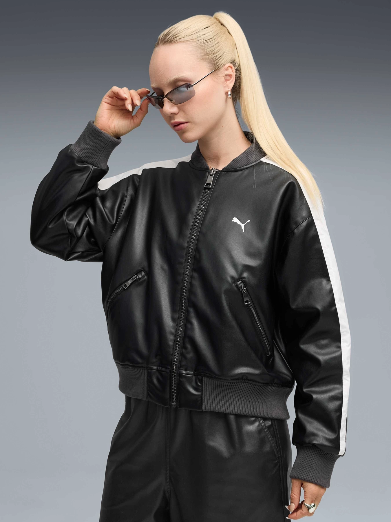 Куртки та дублянки PUMA T7 Pleather Bomber модель 633479 Фото