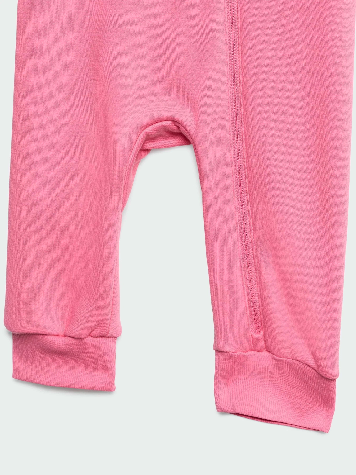 Комбинезоны Adidas модель JV9809 Комбинезоны Adidas модель JV9809 Фото