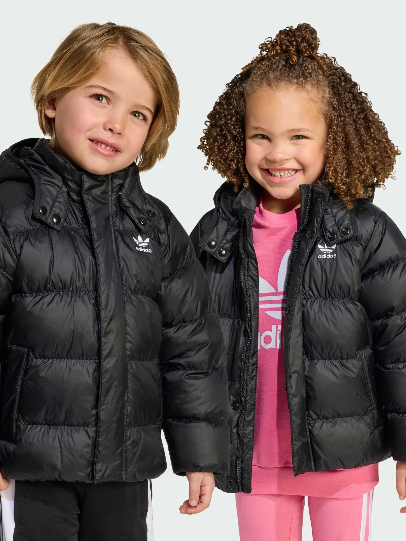 Куртки и дубленки Adidas Adicolor модель JX0550 Куртки и дубленки Adidas Adicolor модель JX0550 Фото