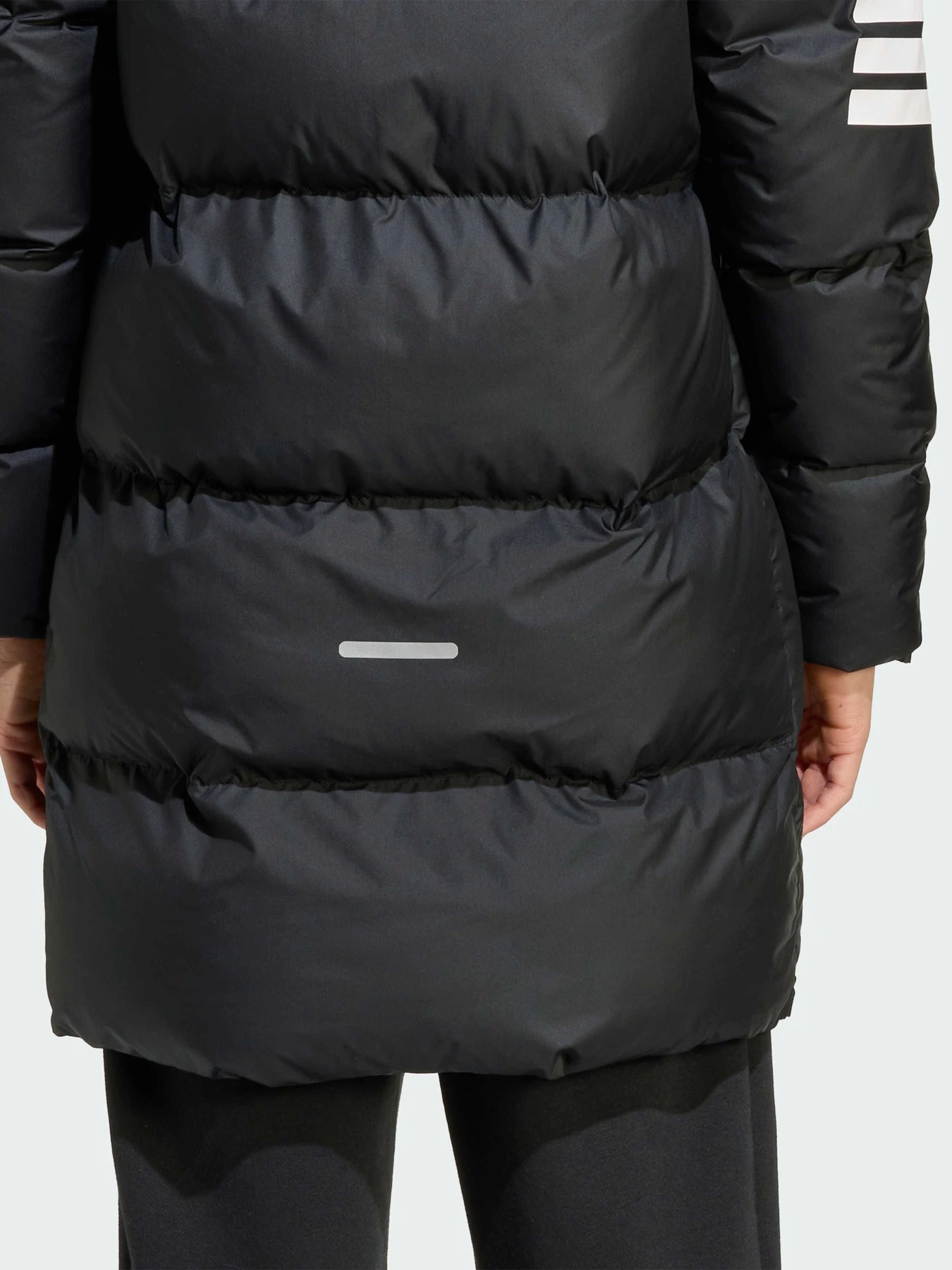 Куртки и дубленки Adidas модель JW2478 Куртки и дубленки Adidas модель JW2478 Фото