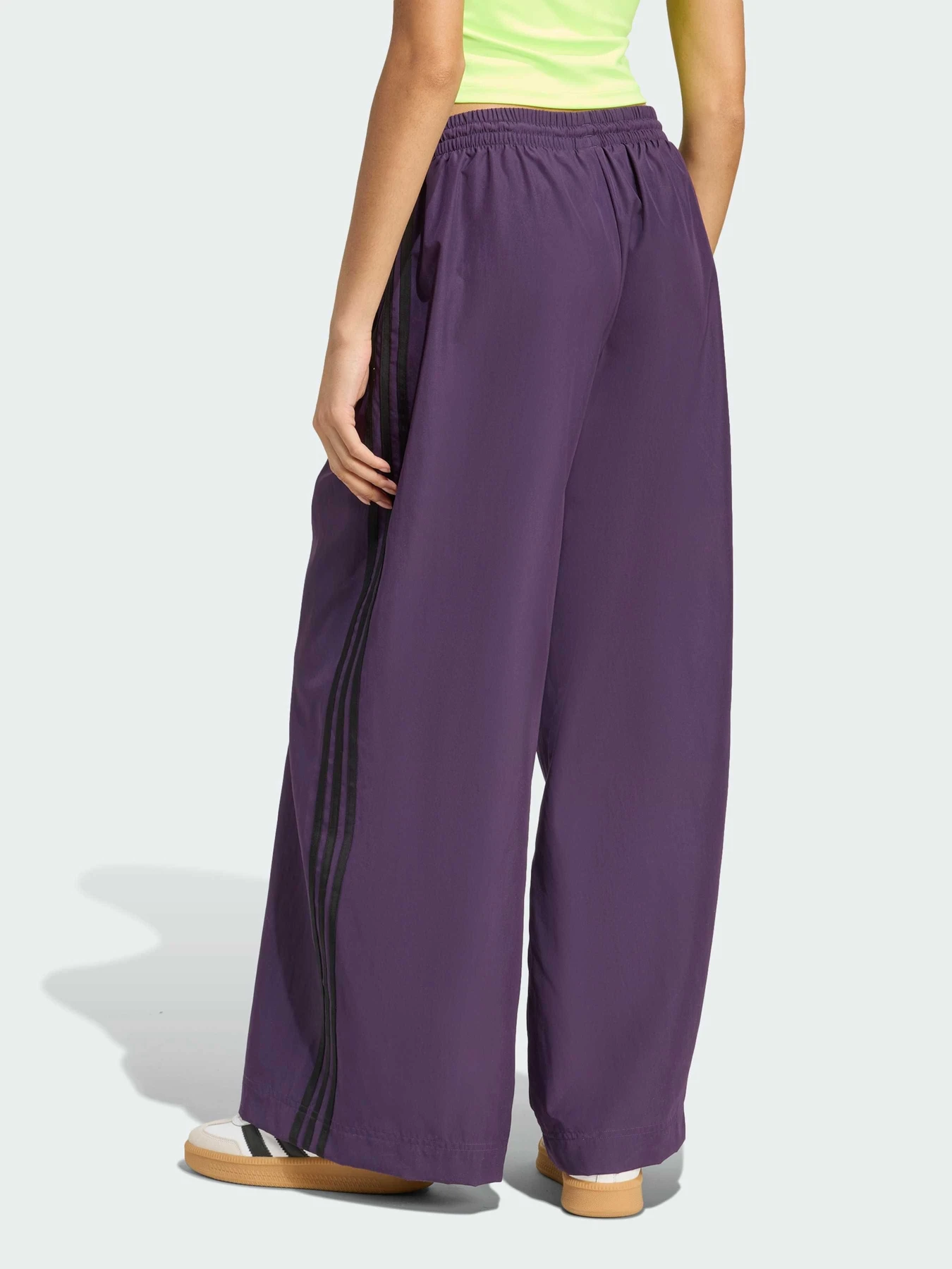 Брюки Adidas Adicolor модель JV7494 Брюки Adidas Adicolor модель JV7494 Фото