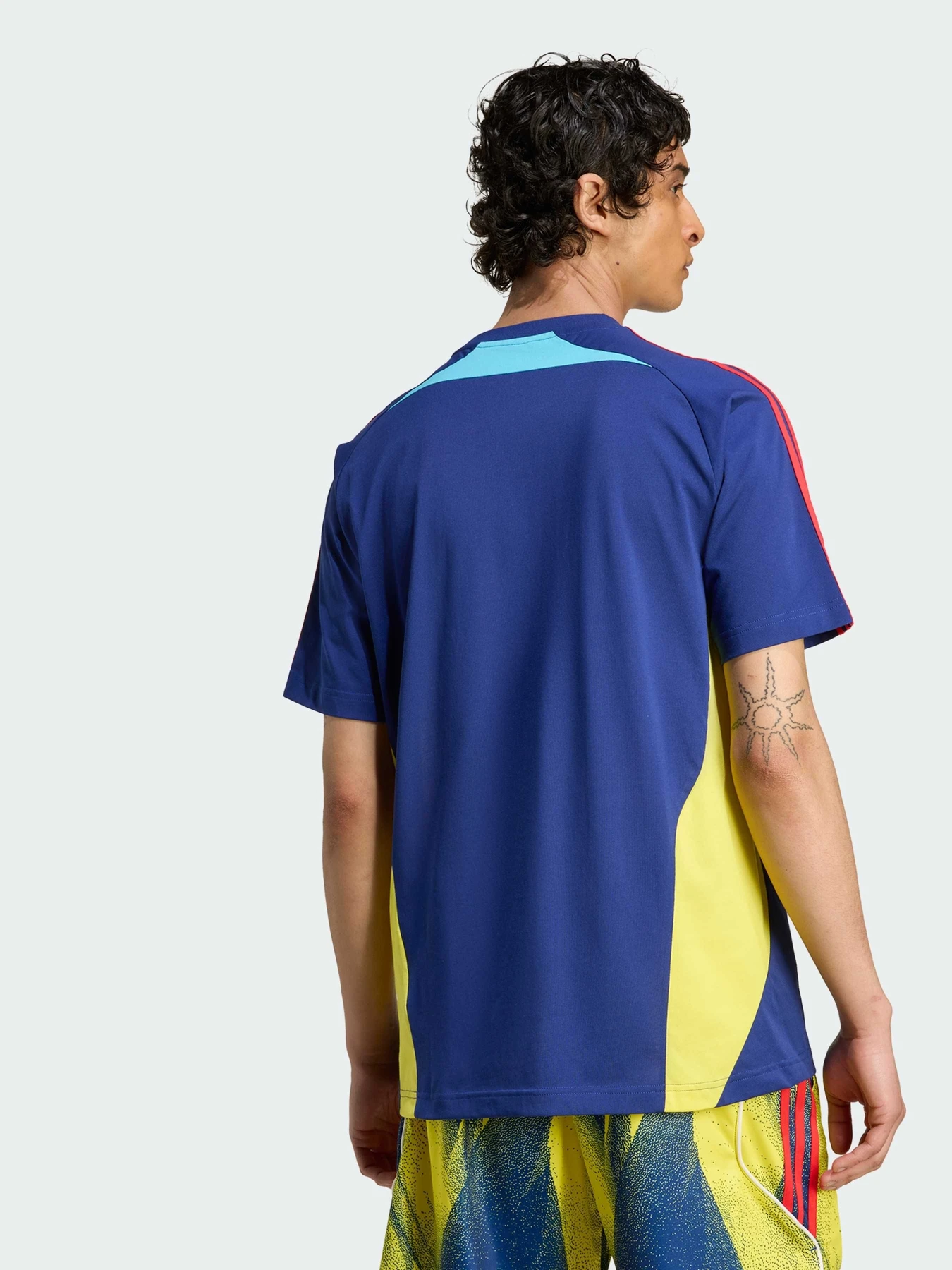 Футболки и поло Adidas модель JM9393 Футболки и поло Adidas модель JM9393 Фото