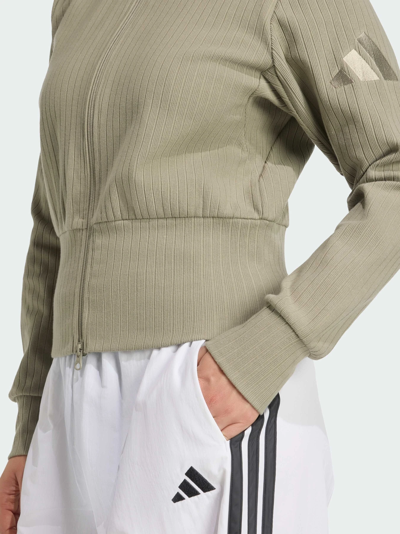 Худи и свитшоты Adidas модель JW7435 Фото