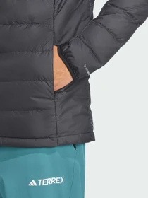 Куртки та дублянки Adidas модель JZ9966 Фото