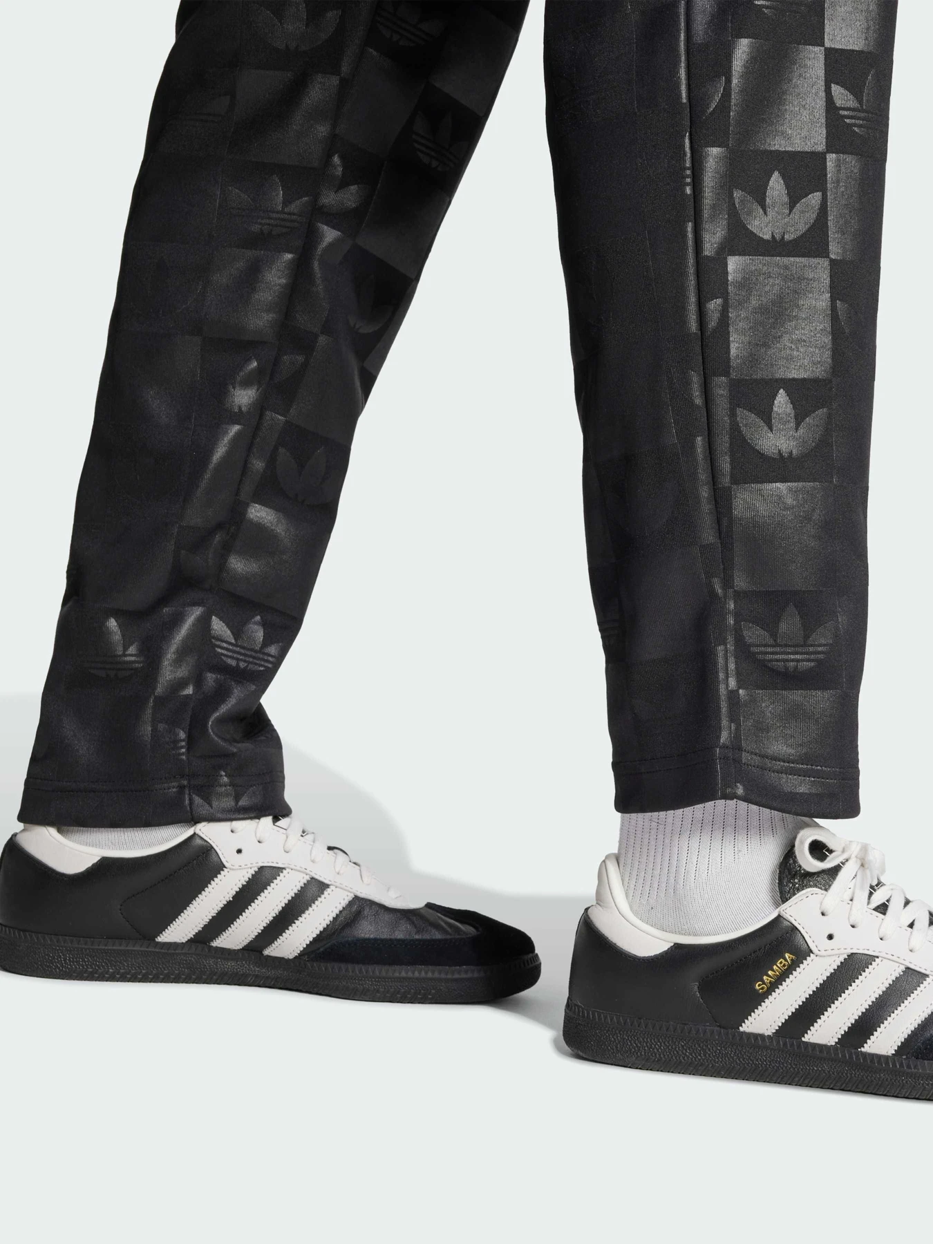 Брюки Adidas Graphics модель JY2977 Брюки Adidas Graphics модель JY2977 Фото