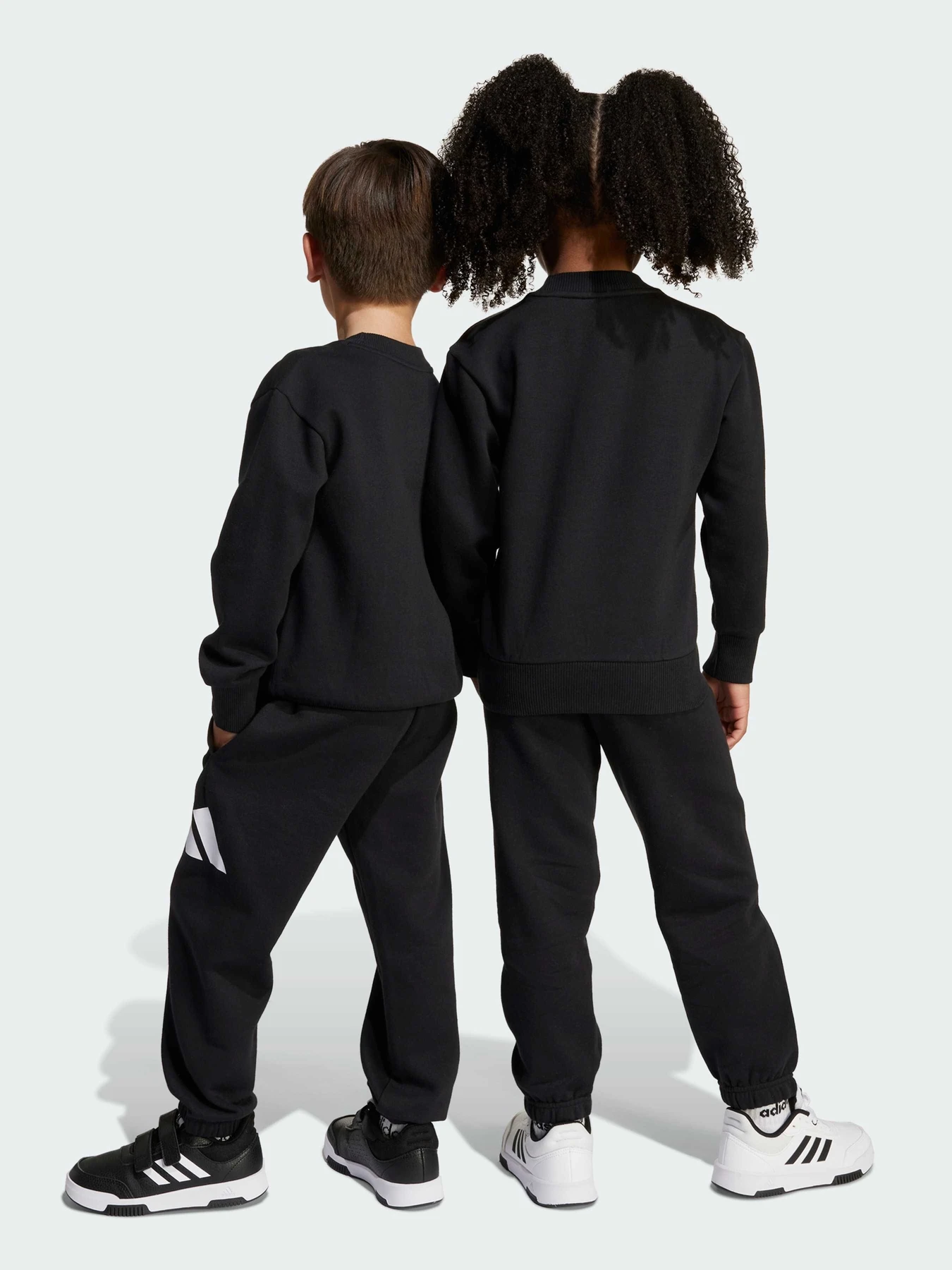 Костюмы Adidas модель JW2438 Костюмы Adidas модель JW2438 Фото