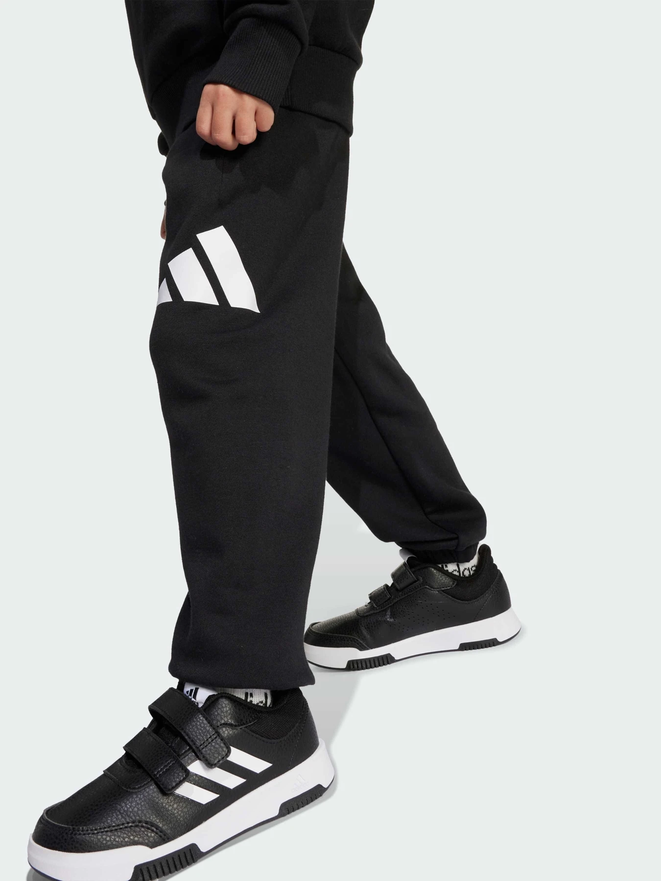 Костюмы Adidas модель JW2438 Костюмы Adidas модель JW2438 Фото