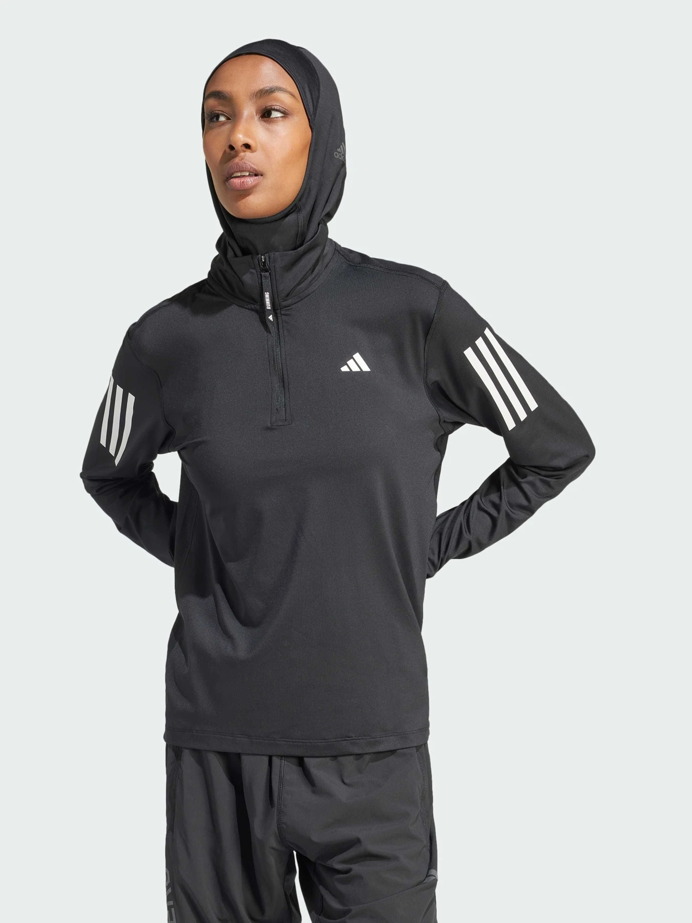 Худи и свитшоты Adidas модель IK7440 Фото