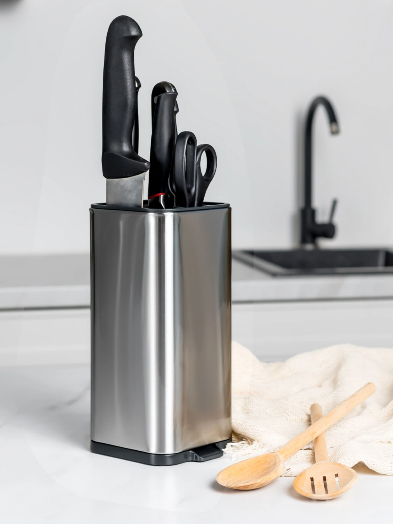 Підставка для ножів з нержавіючої сталі MBM HOME модель KP-67 SS/BLACK Фото