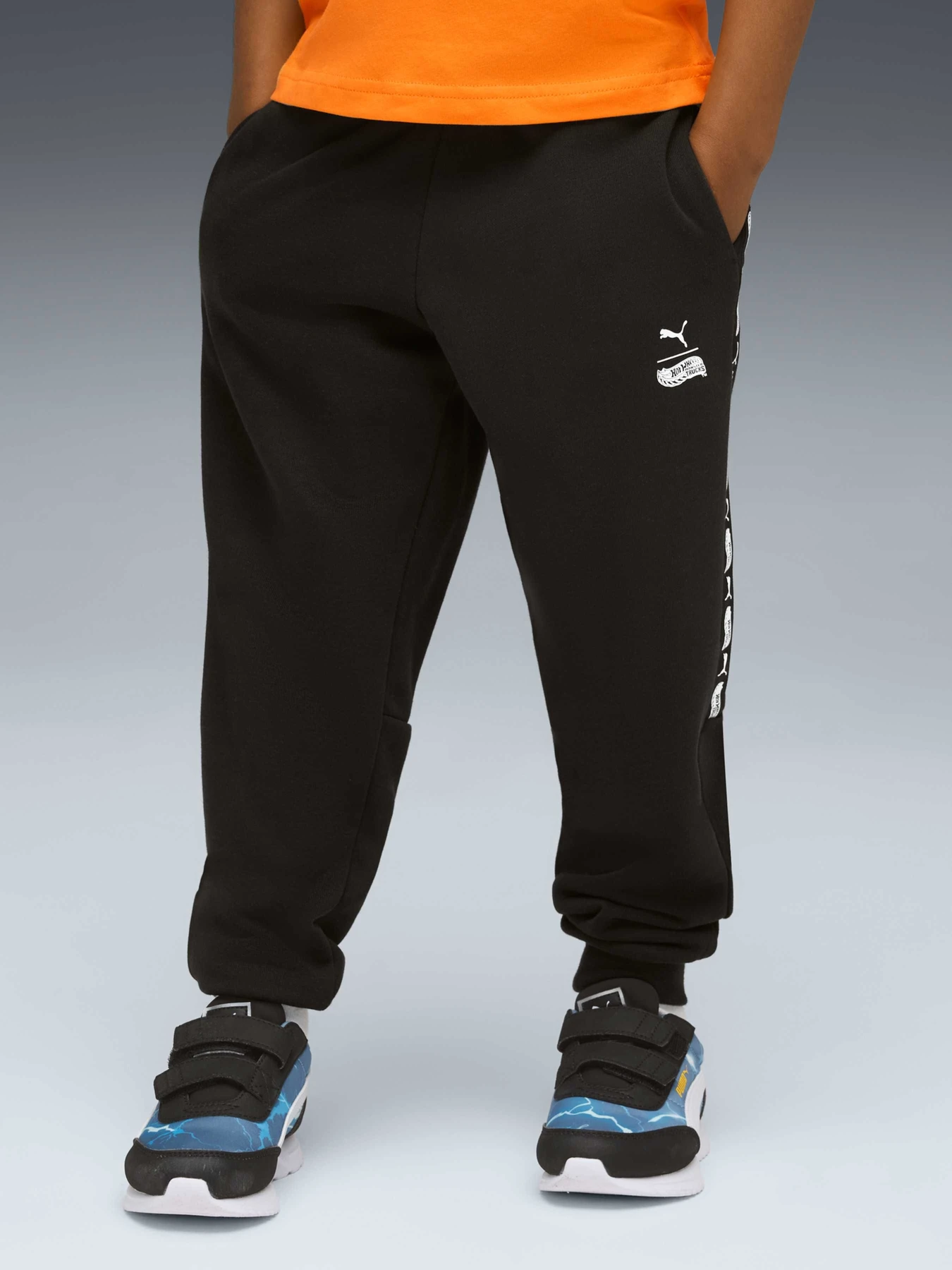 Брюки PUMA x Hot Wheels Sweatpants модель 632397 Брюки PUMA x Hot Wheels Sweatpants модель 632397 Фото
