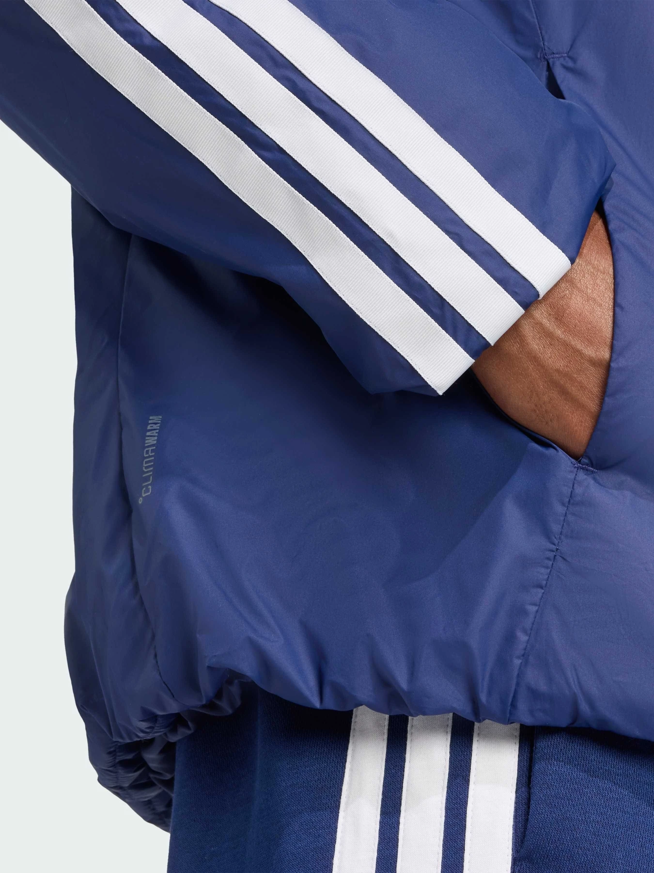 Куртки та дублянки Adidas модель JM4040 Куртки та дублянки Adidas модель JM4040 Фото
