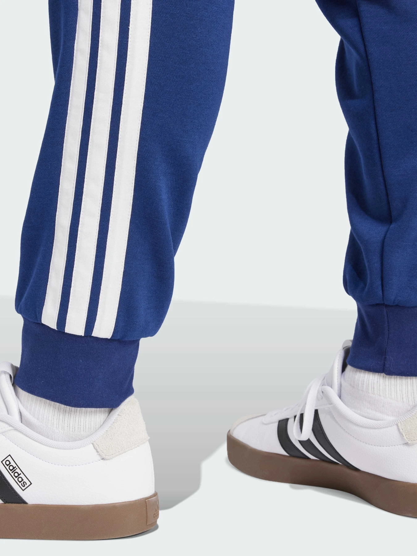 Брюки Adidas 3 Stripes модель JD1859 Брюки Adidas 3 Stripes модель JD1859 Фото