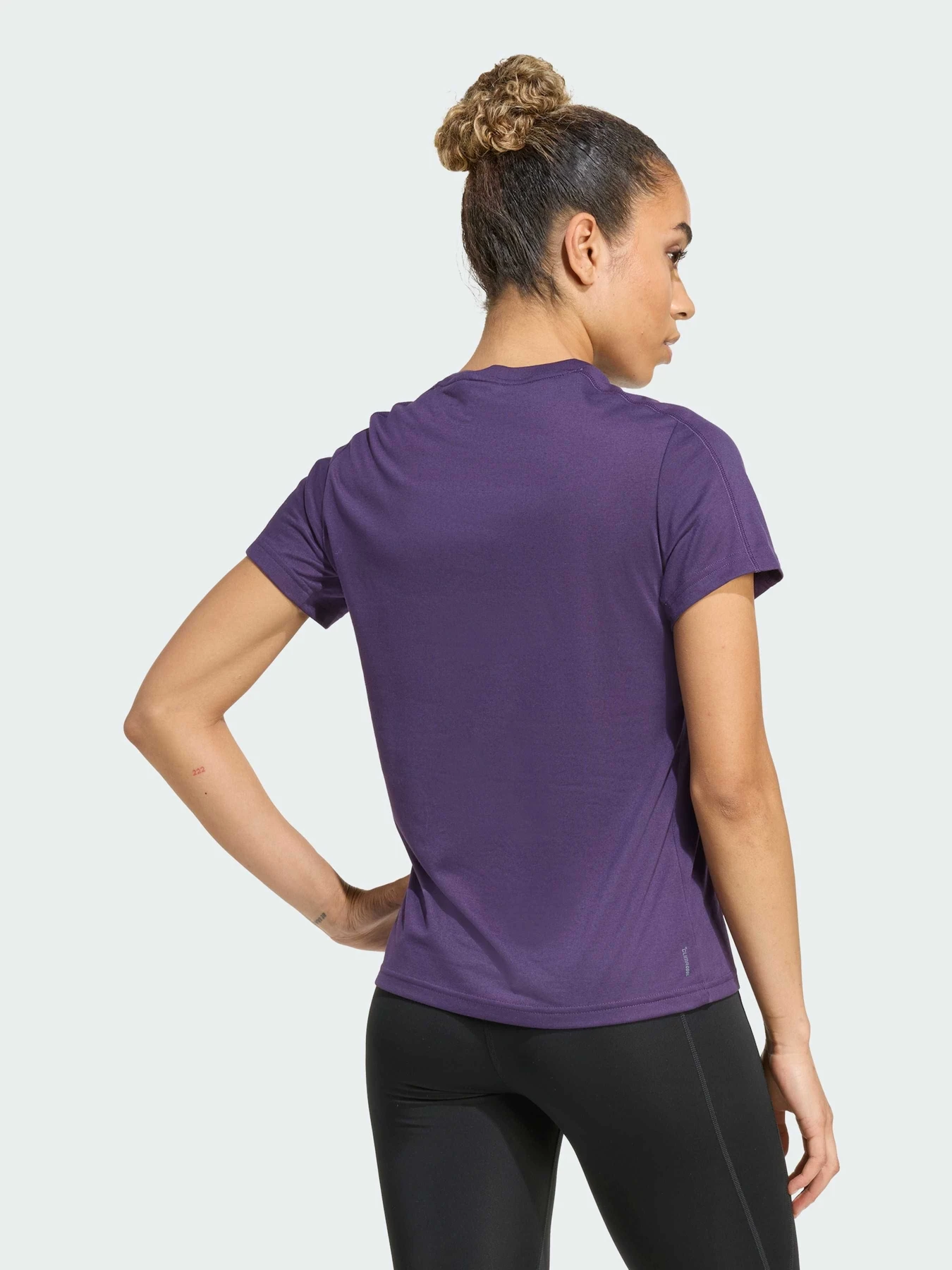 Футболки и поло Adidas модель JY4573 Футболки и поло Adidas модель JY4573 Фото