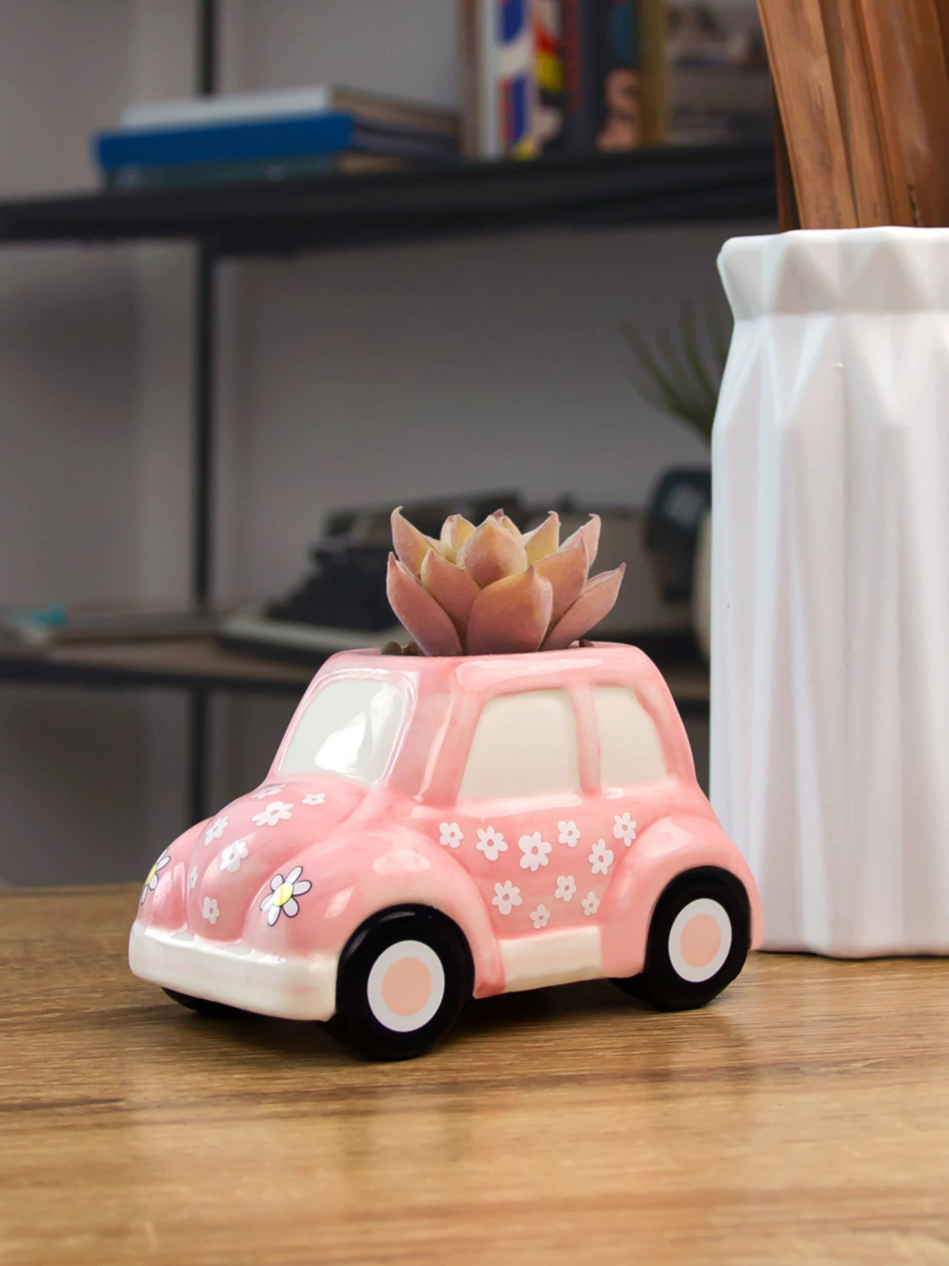 Искусственное растение в горшке "Машинка" MBM HOME модель DH-FLOWERS-23 GREEN/PINK Искусственное растение в горшке "Машинка" MBM HOME модель DH-FLOWERS-23 GREEN/PINK Фото