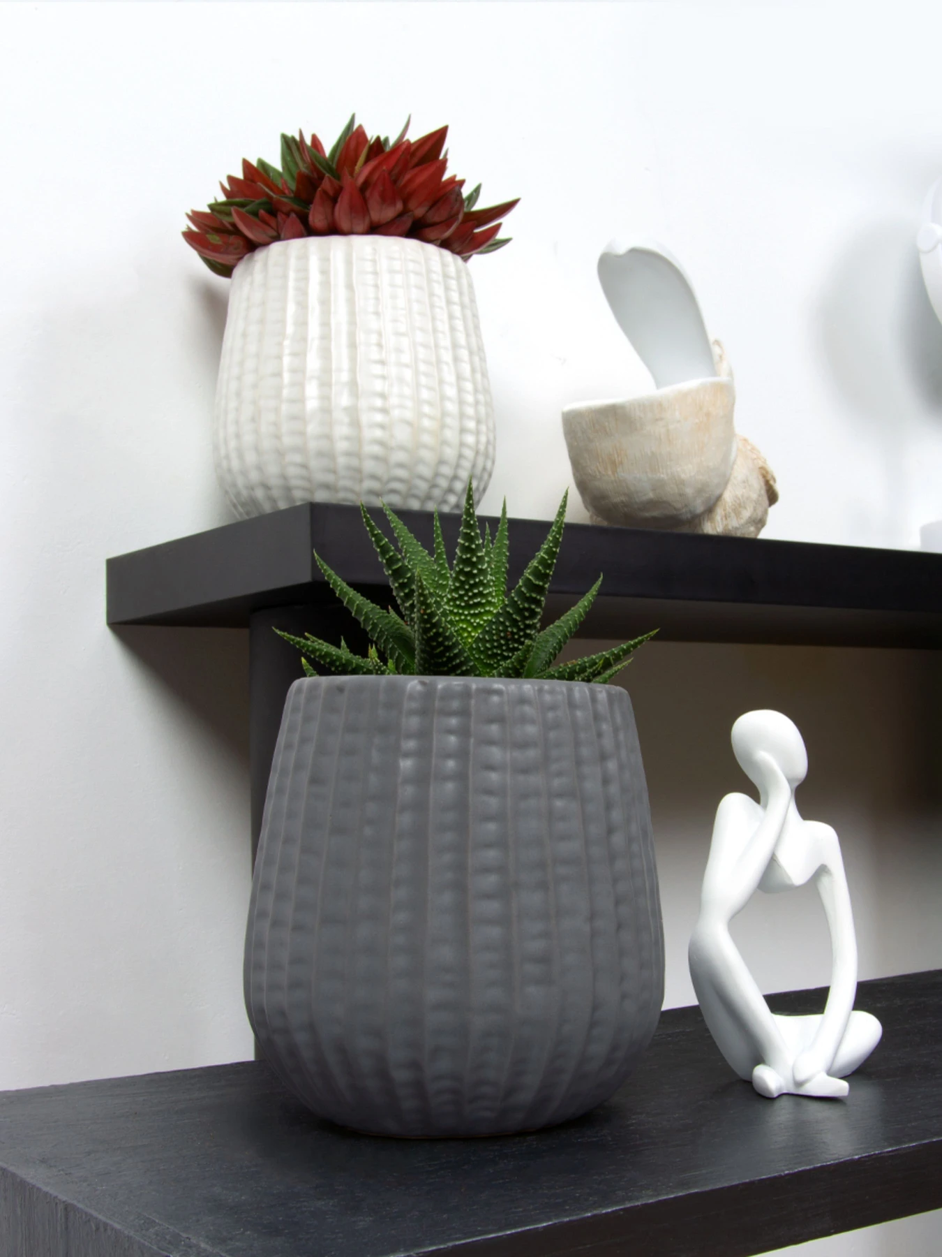 Горшок-кашпо для растений серый MBM HOME модель DH-FLOWERS-25 S GRAY Горшок-кашпо для растений серый MBM HOME модель DH-FLOWERS-25 S GRAY Фото