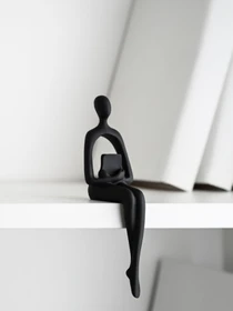 Статуетка "Людина з книгою" чорна MBM HOME модель DH-ST-26 BLACK Фото