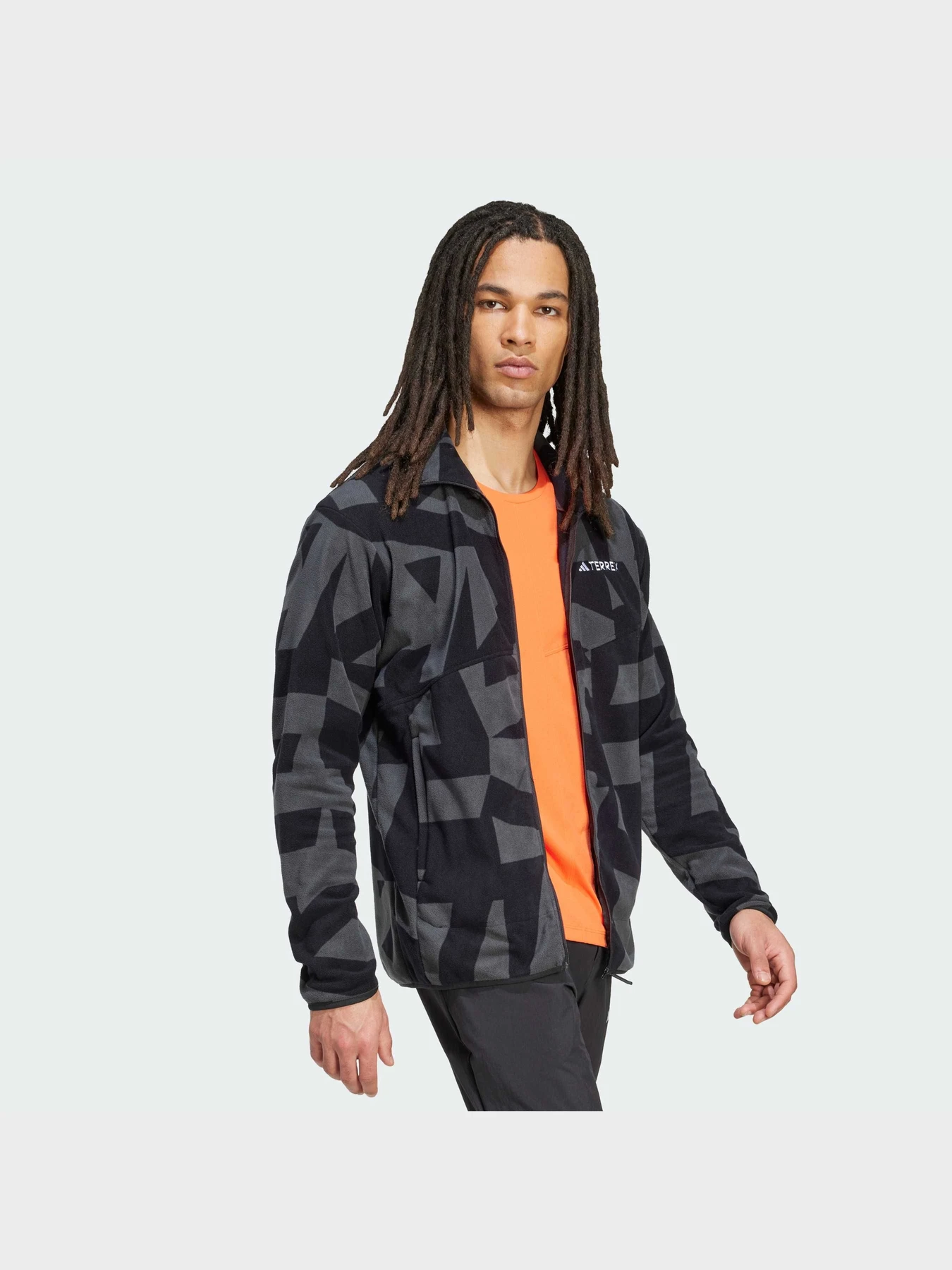 Куртки и дубленки Adidas модель JY4814 Куртки и дубленки Adidas модель JY4814 Фото