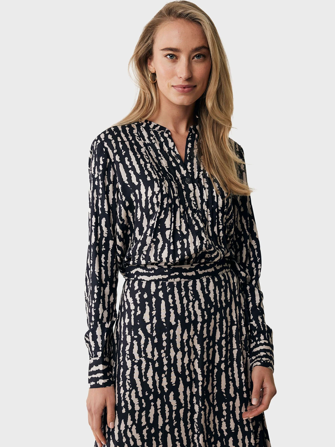 Сорочки MEXX модель MF006102041W Сорочки MEXX модель MF006102041W Фото