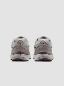 Кроссовки NIKE P-6000 модель HV6353-001 Фото
