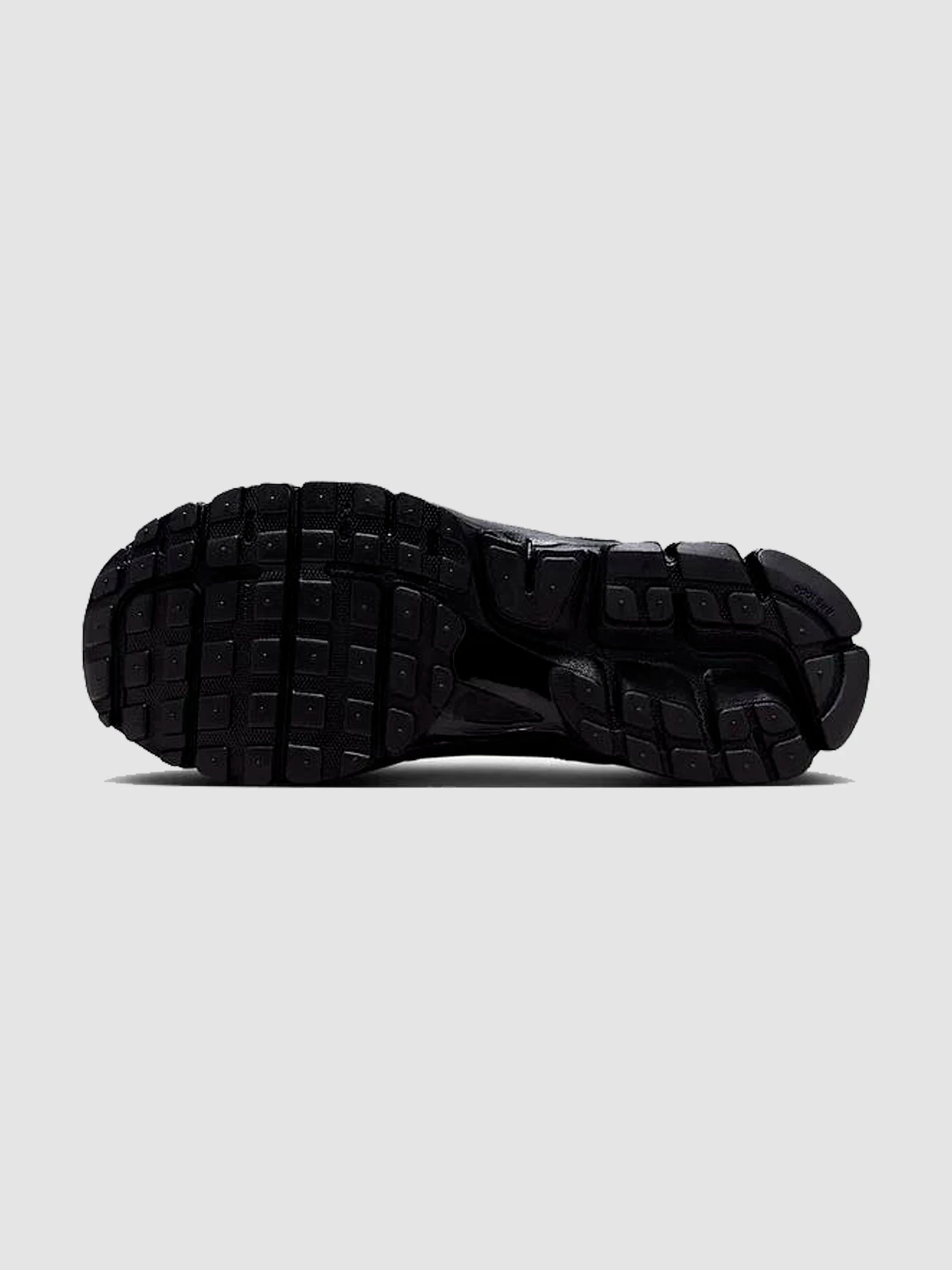 Кроссовки NIKE Zoom Vomero 5 модель FZ3313-001 Фото