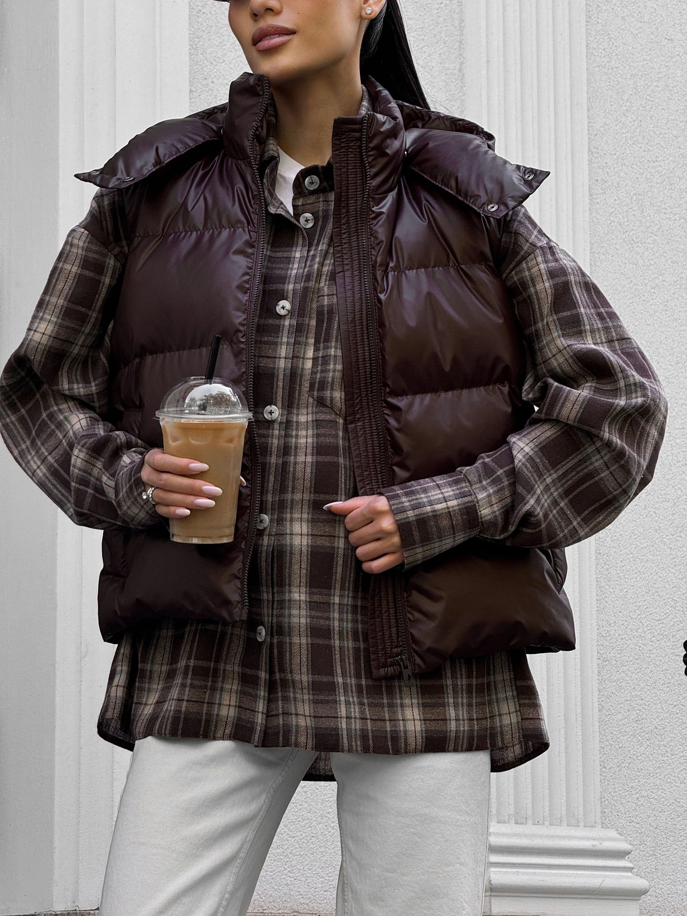 Куртки та дублянки Jadone Fashion модель Zhylet_Kul_shokol Фото