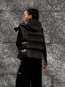 Куртки та дублянки Jadone Fashion модель Zhylet_Kul_chorne Фото