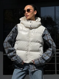 Куртки та дублянки Jadone Fashion модель Zhylet_Kul_bile Фото