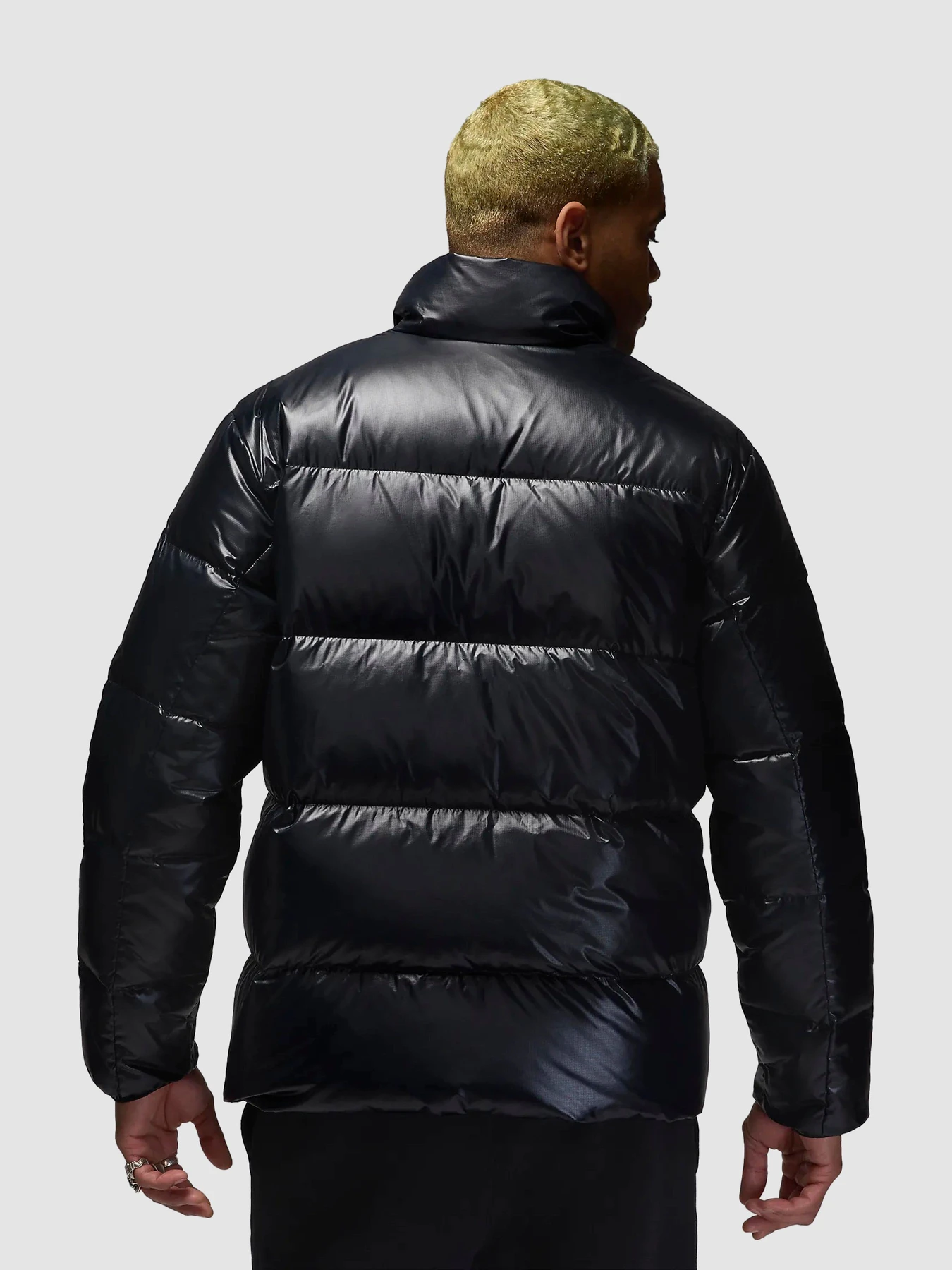 Куртки и дубленки NIKE J Flight Down Puffer модель FV7271-010 Куртки и дубленки NIKE J Flight Down Puffer модель FV7271-010 Фото