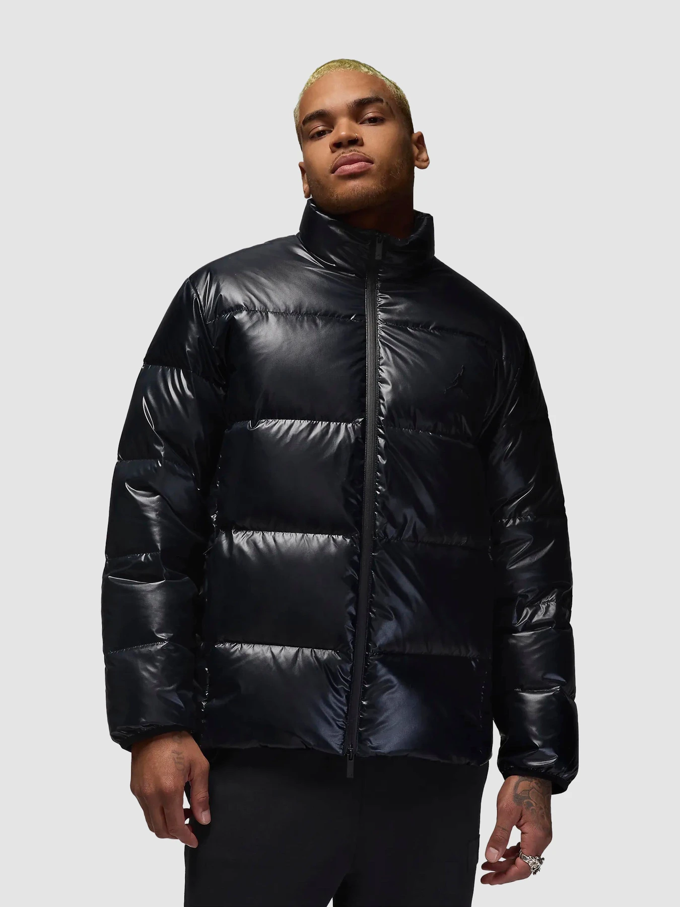 Куртки и дубленки NIKE J Flight Down Puffer модель FV7271-010 Куртки и дубленки NIKE J Flight Down Puffer модель FV7271-010 Фото