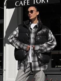 Куртки и дубленки Jadone Fashion модель Zhylet_Hat_chorne Фото