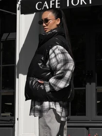 Куртки и дубленки Jadone Fashion модель Zhylet_Hat_chorne Фото