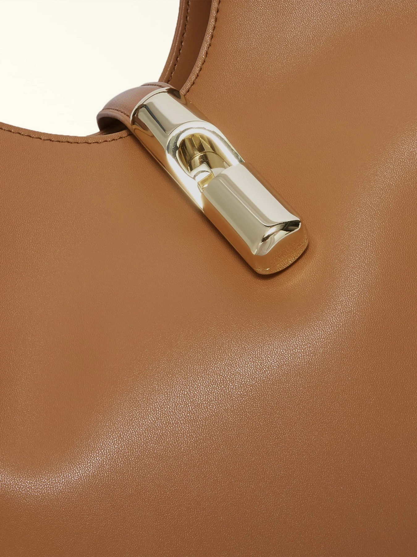 Сумки Furla модель WB01499BX3104RY0001007 Сумки Furla модель WB01499BX3104RY0001007 Фото
