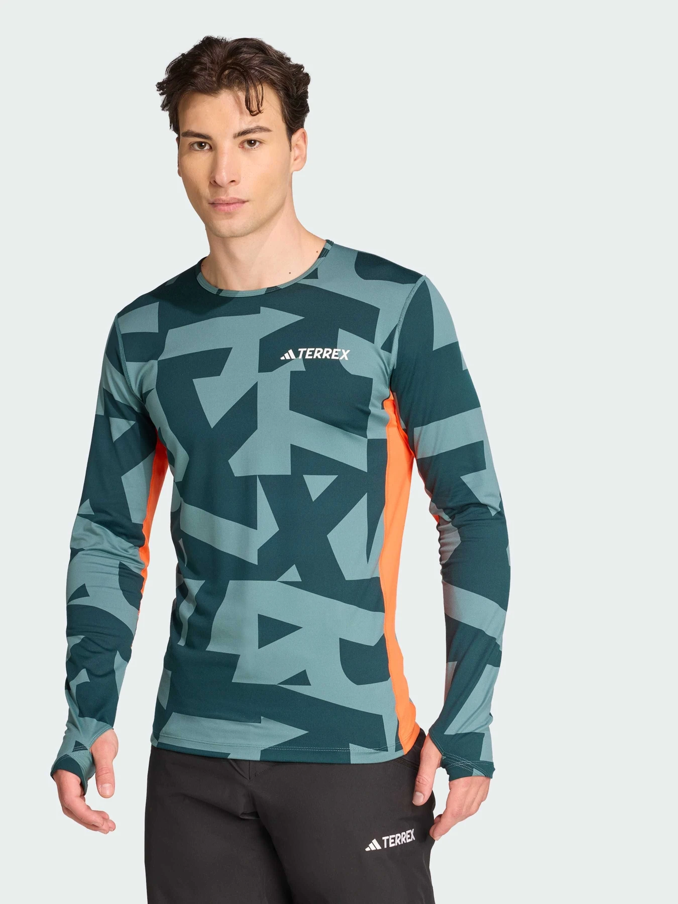 Худи и свитшоты Adidas модель JP2756 Фото