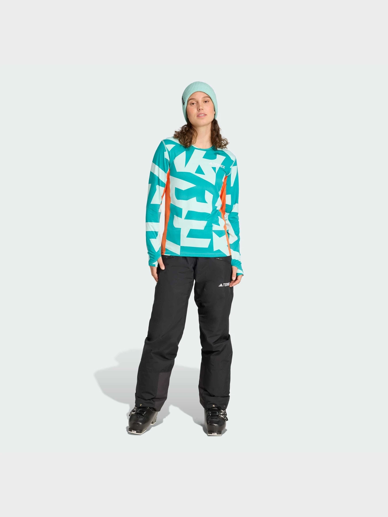 Худи и свитшоты Adidas модель JP2761 Худи и свитшоты Adidas модель JP2761 Фото