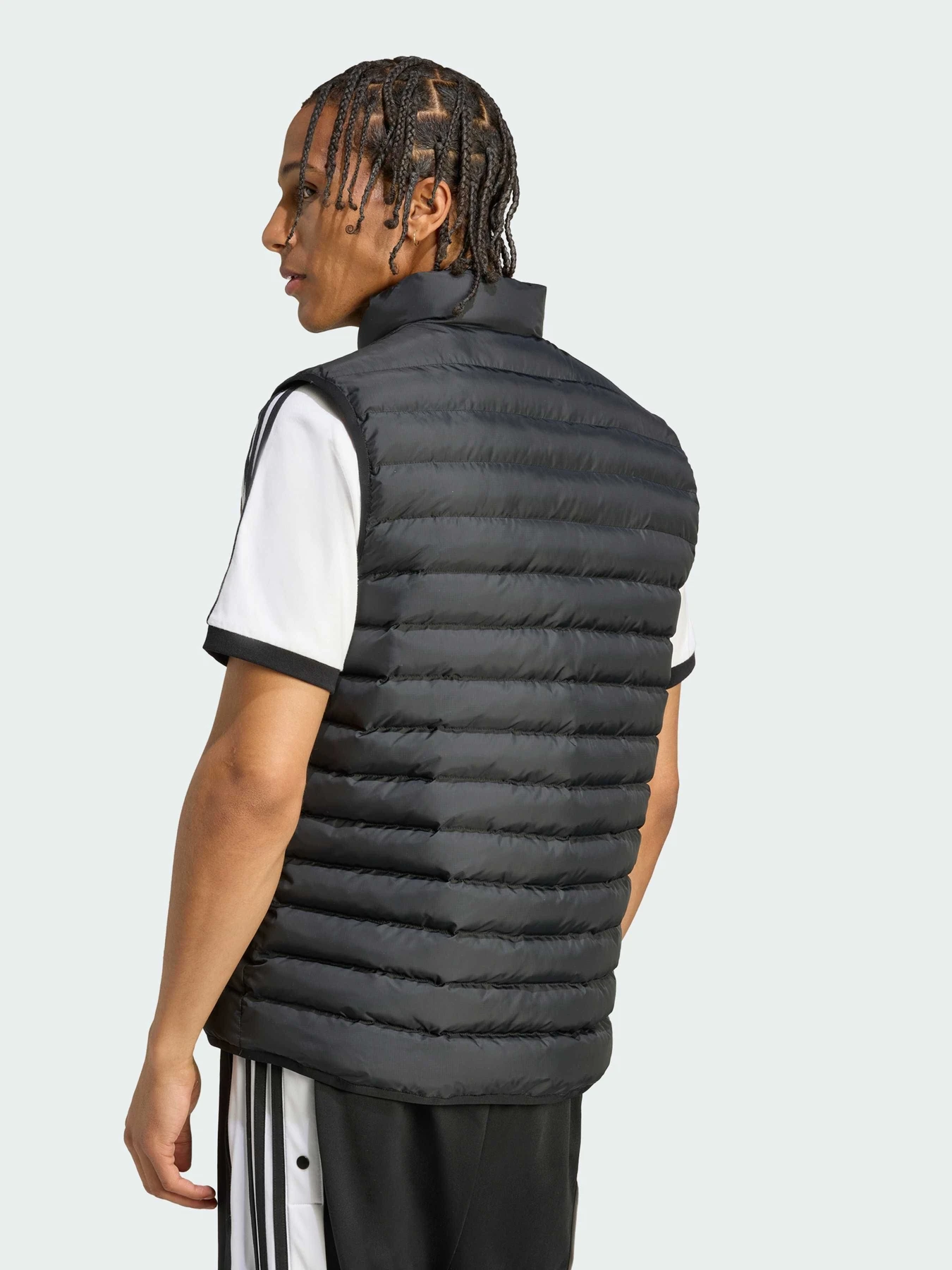 Куртки та дублянки Adidas модель JW5845 Фото