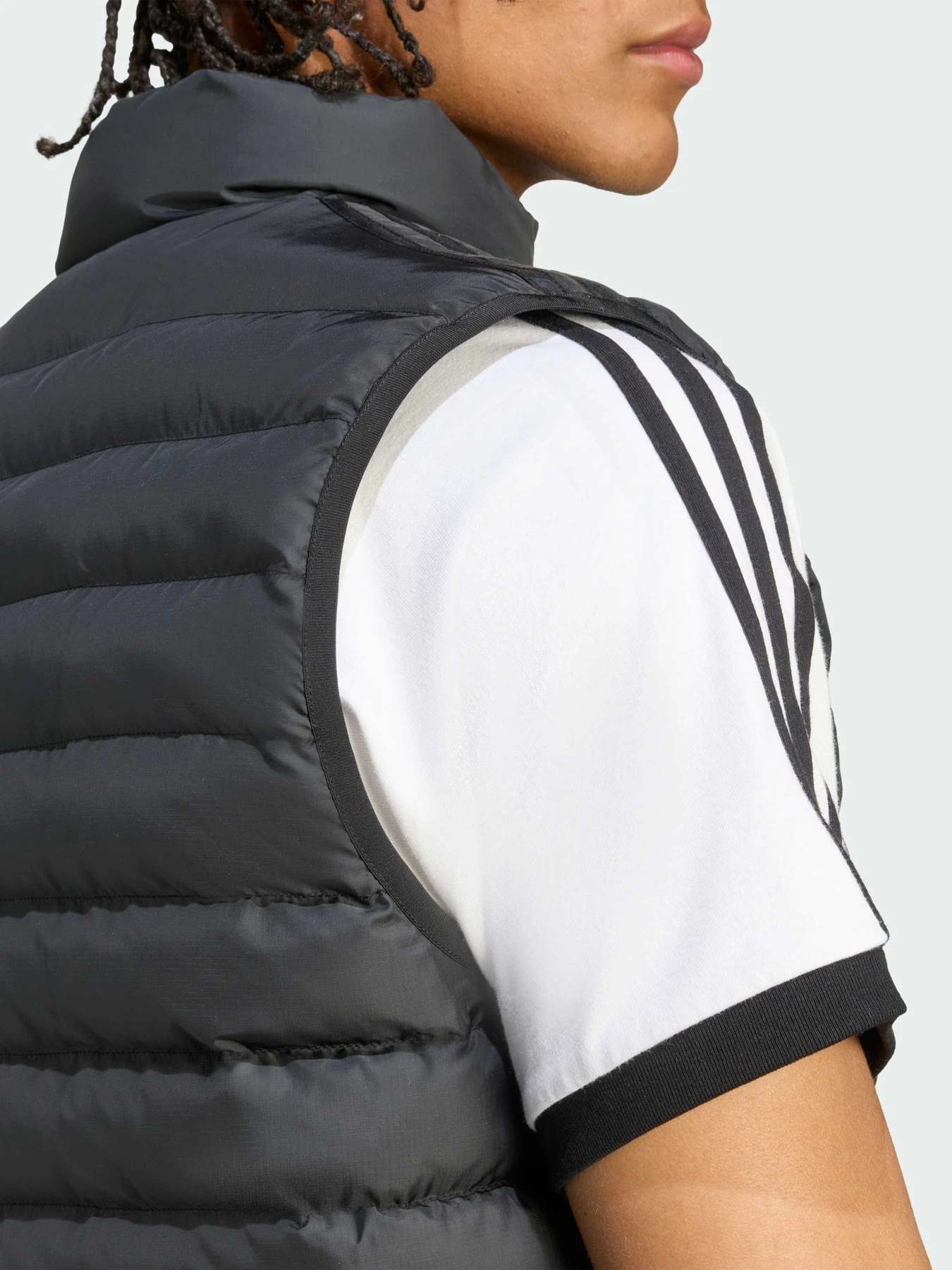 Куртки та дублянки Adidas модель JW5845 Фото