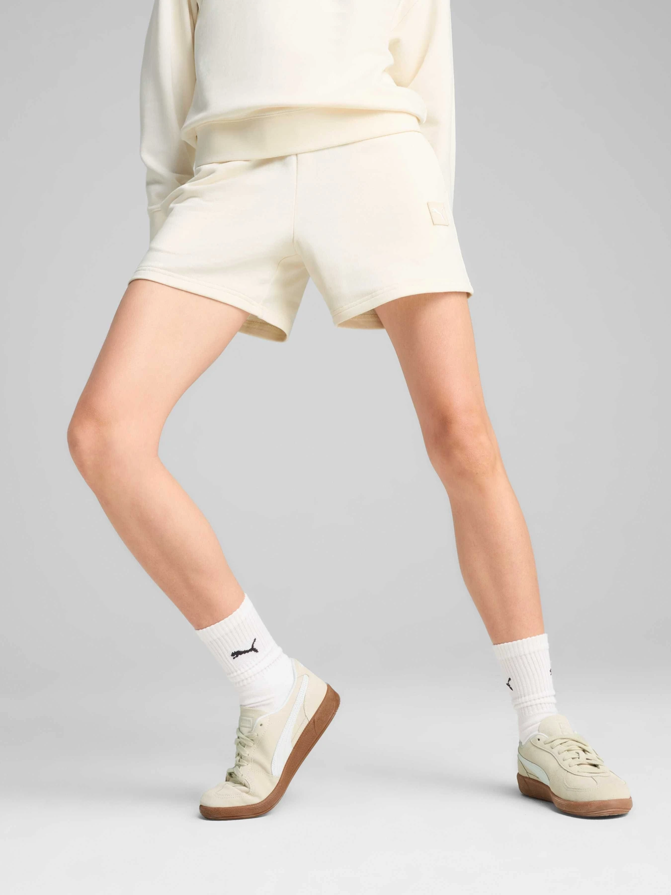 Шорти PUMA Ess Elevated Mid-rise Shorts модель 685020 Фото
