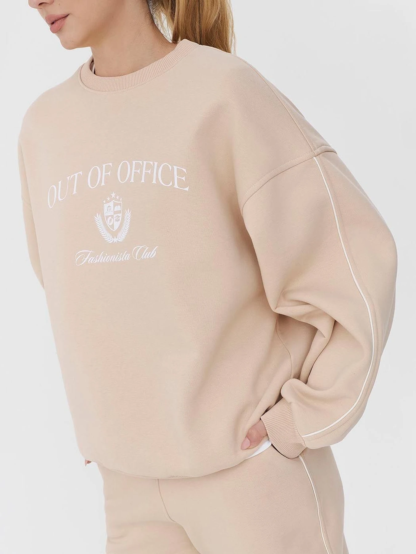 Худи и свитшоты FASHIONISTA модель 7060 Худи и свитшоты FASHIONISTA модель 7060 Фото